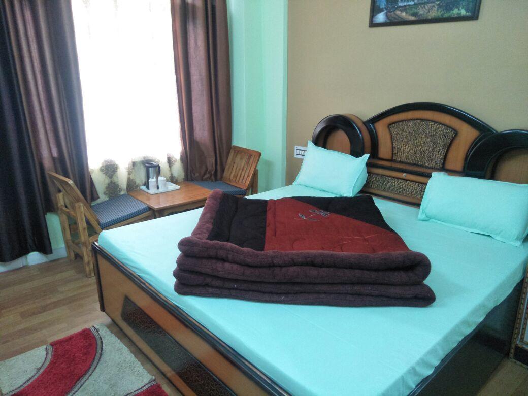 Hotel Mansarovar Banjar Exterior photo