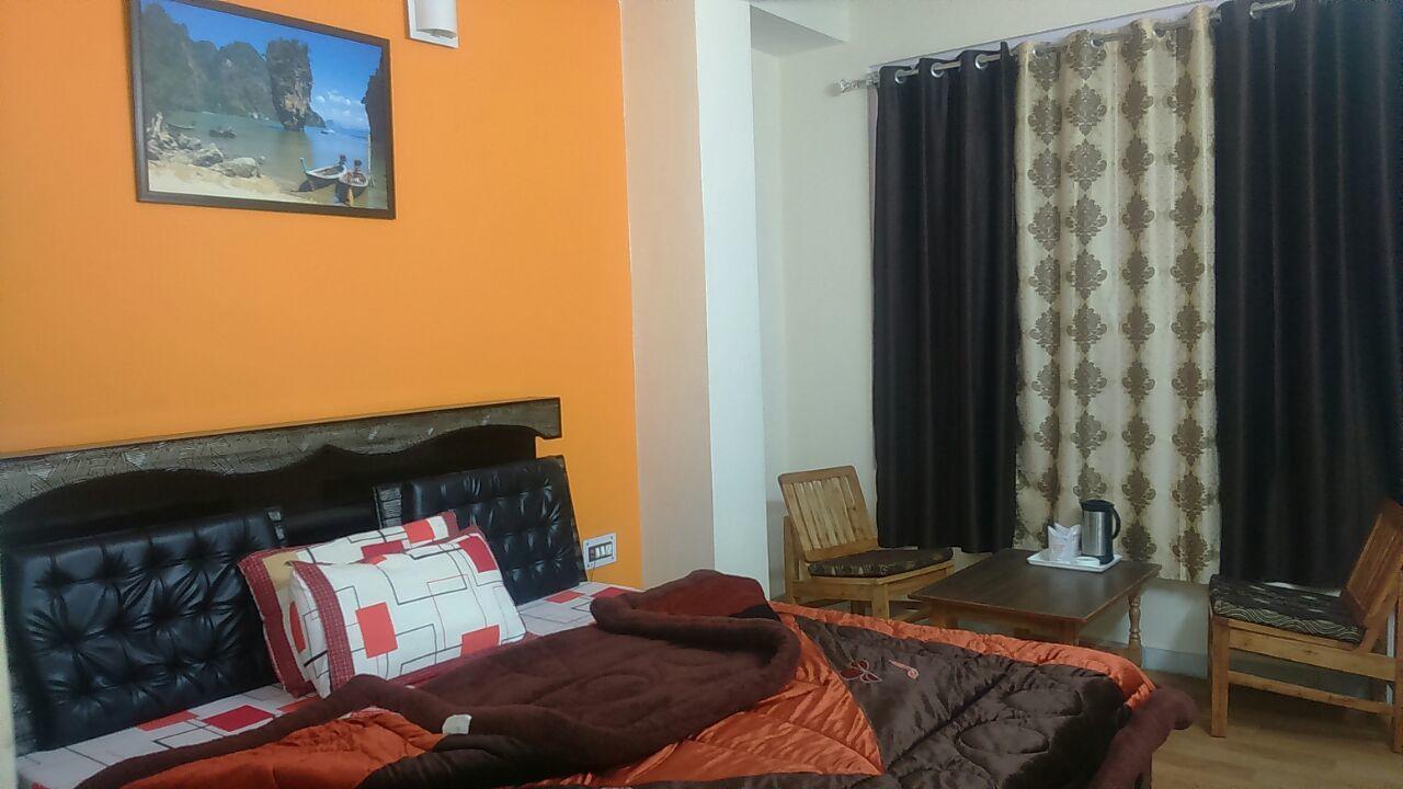 Hotel Mansarovar Banjar Exterior photo